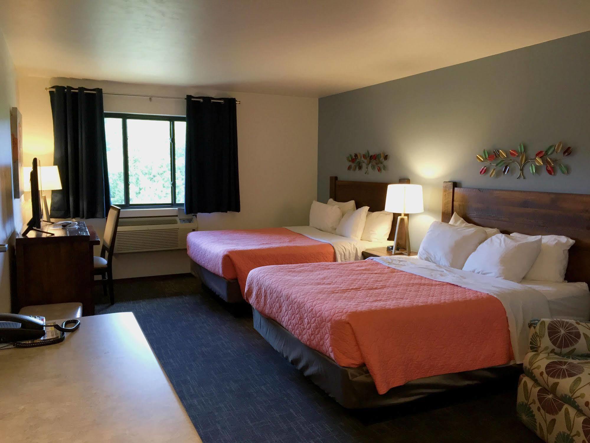 Open Hearth Hotel Sister Bay
